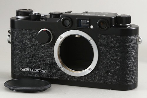Yashica black rangefinder - ye,